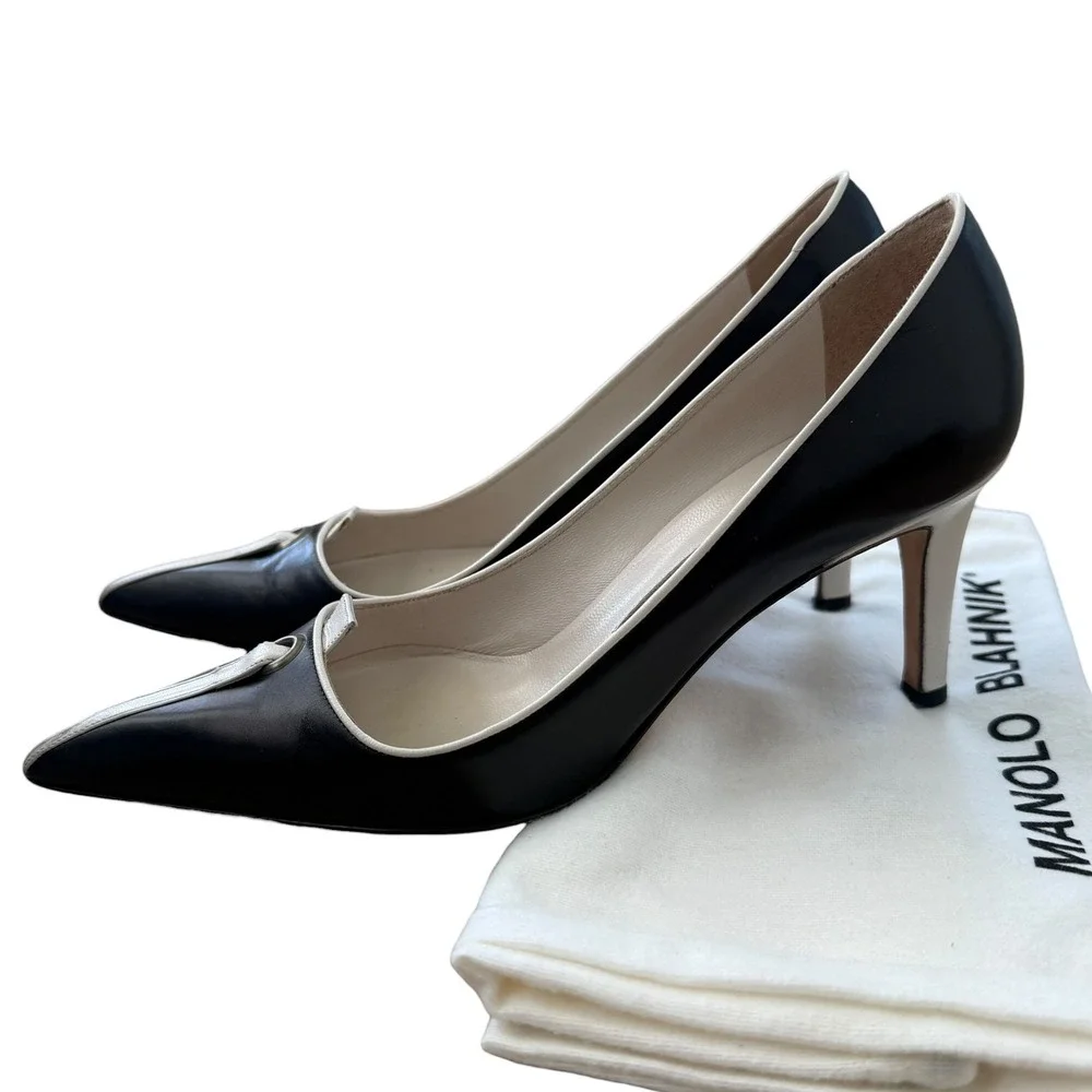 Manolo Blahnik Pointed Toe Pumps Leather Eyelet Detail 36 Black White Y2K
